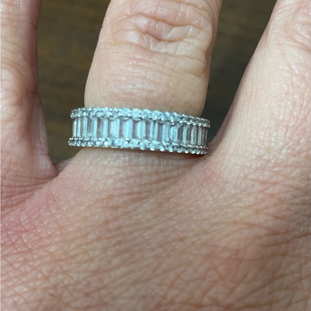 Elegant Silver Band Ring